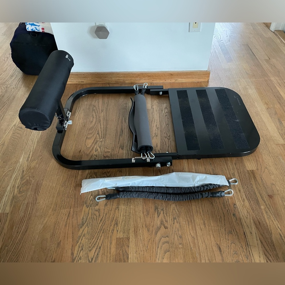 BootySprout Pro + extra 70lb resistance band
